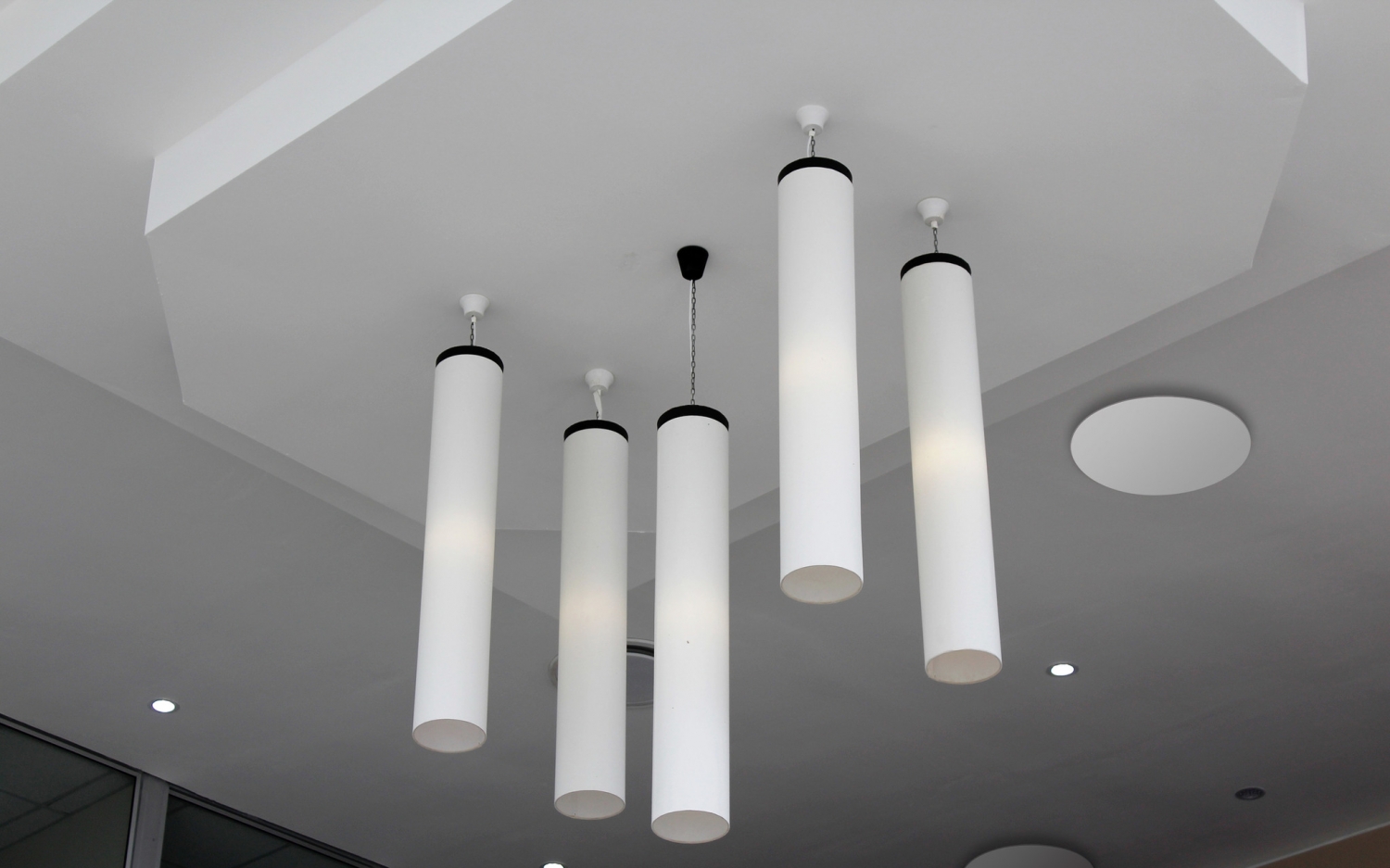 Анемостат со стеклянной внешней частью FOZA D 125 мм. Матовое стекло. Чёрный круглый. RAL 9005